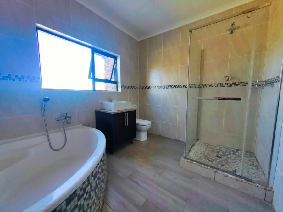 5 Bedroom Property for Sale in Grimbeeck Park North West